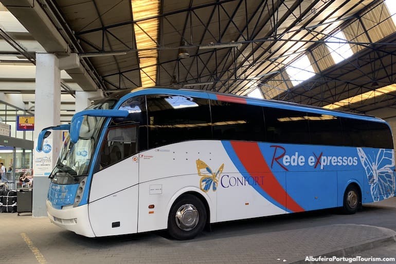 Autocarro expresso de Lisboa para Albufeira