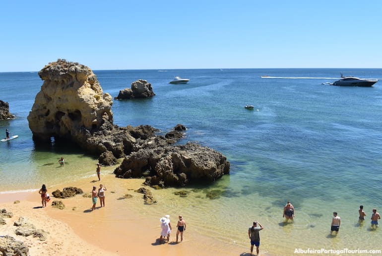 The calm waters of Praia dos Arrifes, Albufeira